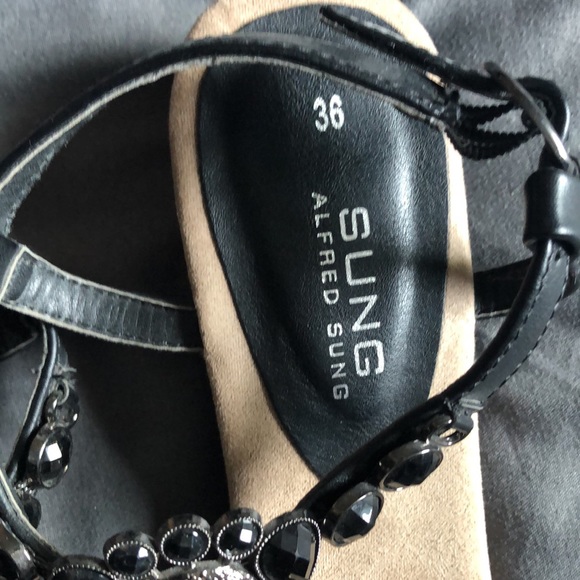 Alfred Sung Sandals - Picture 3 of 5